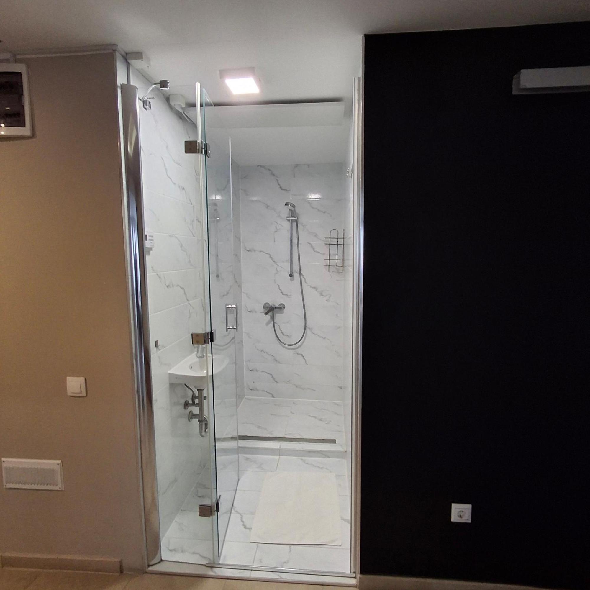 Unicorniselit Apartmanok Еґер Екстер'єр фото